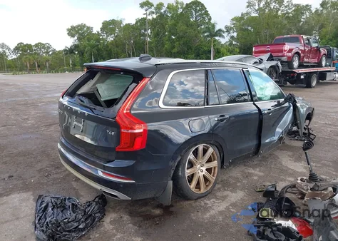 2018 Volvo Xc90 T6 Inscription z USA, uszkodzony, nr VIN YV4A22PL2J1377688